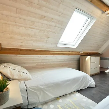 Apartman Sweet * A 200m * *